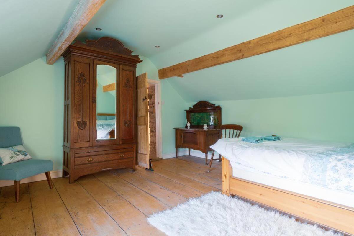 Lee House Farm Holiday Cottage With Possible Use Of Hot Tub Ninety Pounds A Session Waterfall Zewnętrze zdjęcie