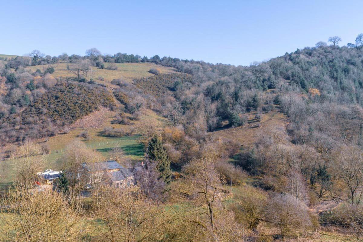 Lee House Farm Holiday Cottage With Possible Use Of Hot Tub Ninety Pounds A Session Waterfall Zewnętrze zdjęcie